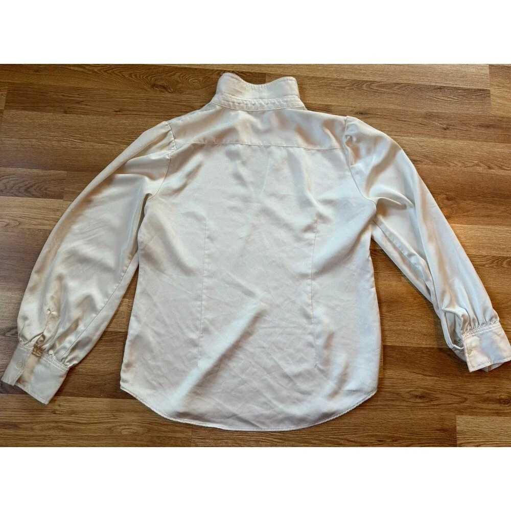 J Crew Size M Cream Long Sleeve V-neck Satiny Blouse Classy Minimal Feminine